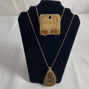 Wild Flower Crackled Textured Boho Earrings and Necklace Set Goldtone